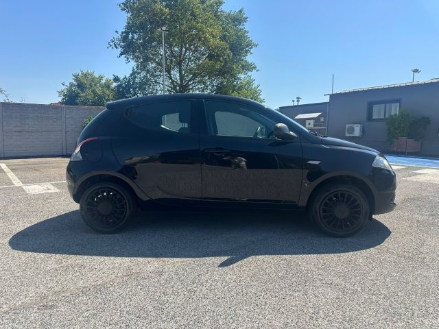 Lancia Ypsilon 1.2 69 CV 5 porte S&S Elefantino Blu - foto 3 di 4