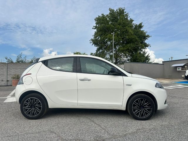Lancia Ypsilon 1.0 FireFly Hybrid S&S Gold 5 porte - foto 2 di 4