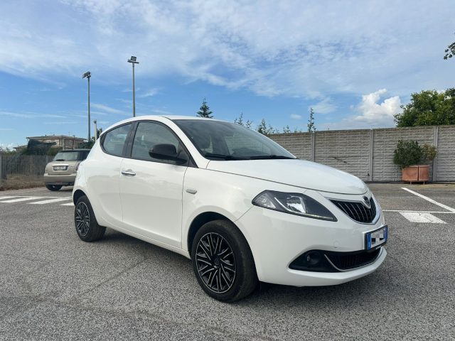 Lancia Ypsilon 1.0 FireFly Hybrid S&S Gold 5 porte - foto 3 di 4