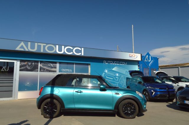 MINI Mini 1.5 Cooper Cabrio - foto 2 di 4