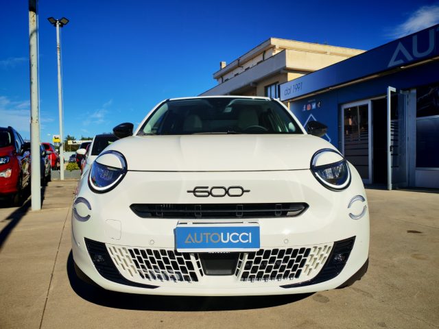Fiat 600 Hybrid MHEV DCT La Prima 100 CV - foto 4 di 4