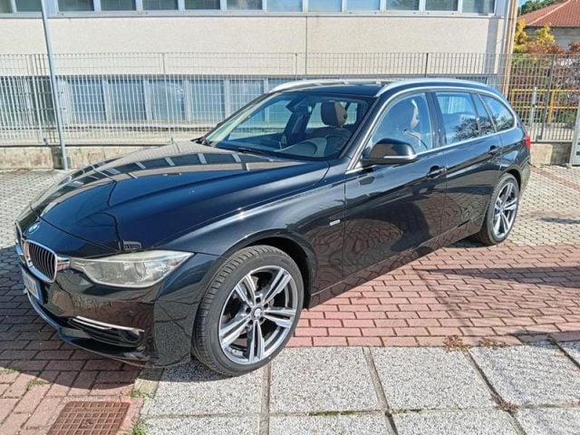 BMW 320 D Touring XDrive Luxury - SOLO COMMERCIANTI - foto 2 di 4