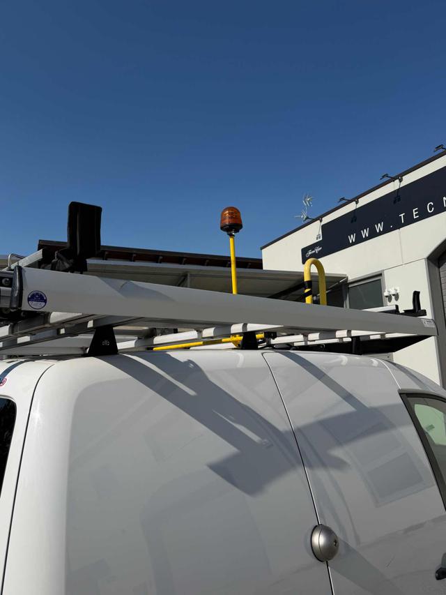 Volkswagen Caddy 2.0 TDI 122 CV 4MOTION Trendline - foto 3 di 4