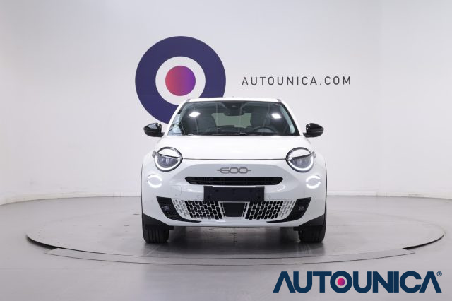 Fiat 600 HYBRID 110 CV DCT MHEV LA PRIMA AUTOMATICA - foto 2 di 4