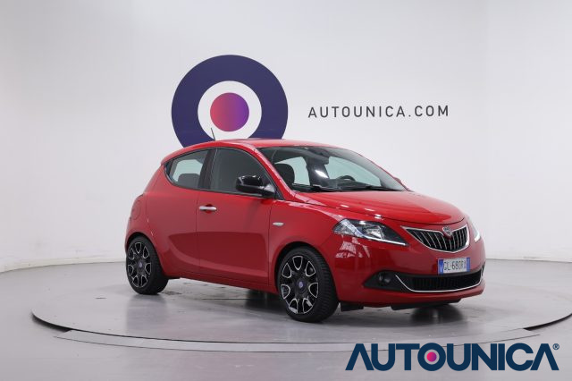 Lancia Ypsilon 1.0 FIREFLY 5 PORTE S&S HYBRID GOLD FARI LED - foto 3 di 4