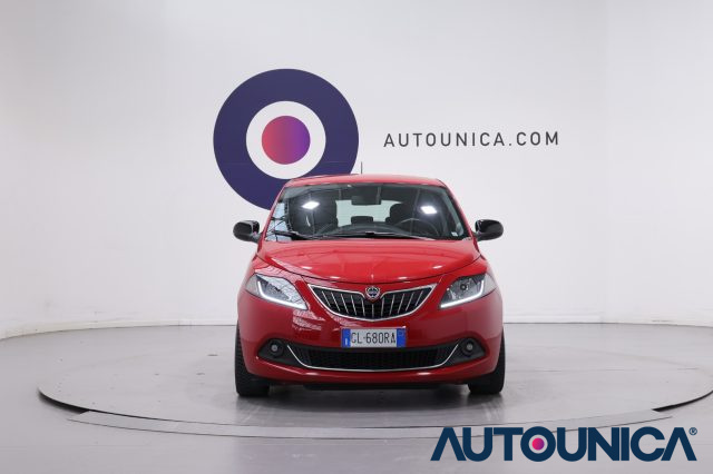 Lancia Ypsilon 1.0 FIREFLY 5 PORTE S&S HYBRID GOLD FARI LED - foto 2 di 4