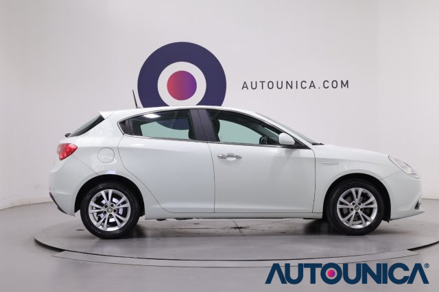 Alfa Romeo Giulietta 1.6 JTDM-2 105 CV DISTINCTIVE NEOPATENTATI - foto 4 di 4