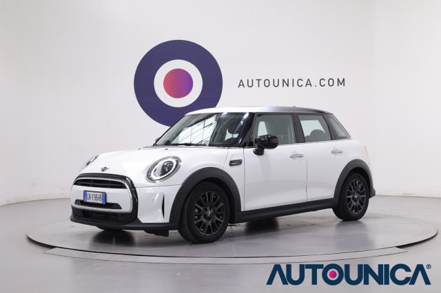 MINI Cooper 1.5 COOPER CAMDEN 5PORTE AUTOMATICA TETTO PANORAMA usato a BRESCIA