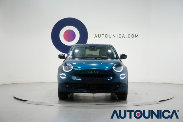 Fiat 600 HYBRID 110 CV DCT MHEV LA PRIMA FARI LED - foto 2 di 4
