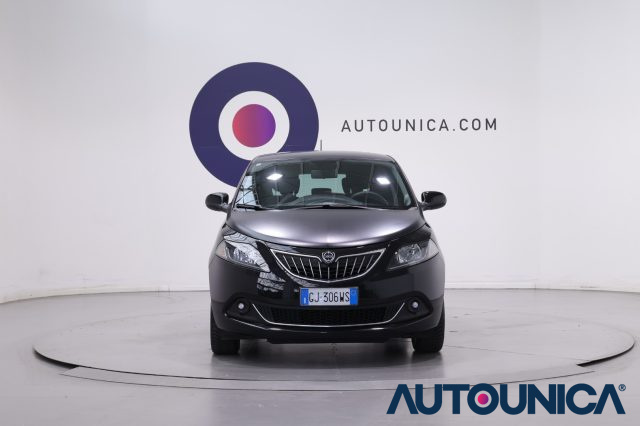 Lancia Ypsilon 1.0 FIREFLY 5 PORTE S&S HYBRID GOLD FARI LED - foto 2 di 4