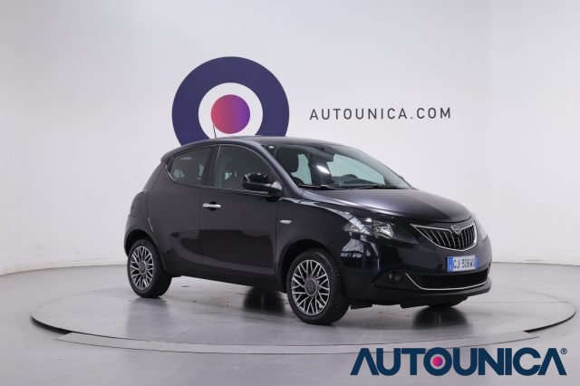Lancia Ypsilon 1.0 FIREFLY 5 PORTE S&S HYBRID GOLD FARI LED - foto 3 di 4