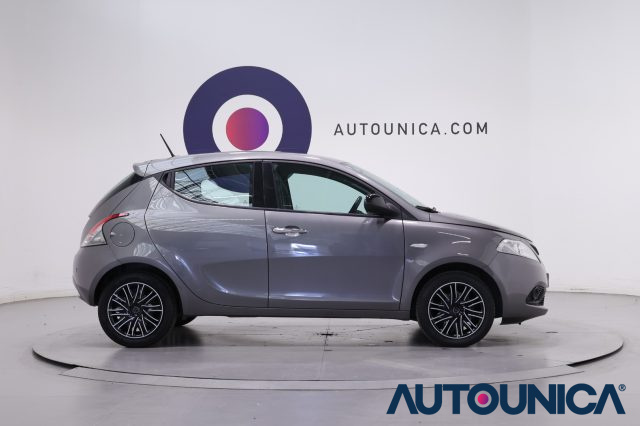 Lancia Ypsilon 1.2 69 CV 5 PORTE S&S ELEFANTINO BLU NEOPATENTATI - foto 4 di 4