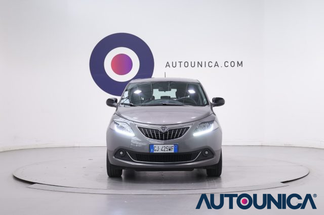 Lancia Ypsilon 1.0 FIREFLY 5 PORTE S&S HYBRID GOLD FARI LED - foto 2 di 4
