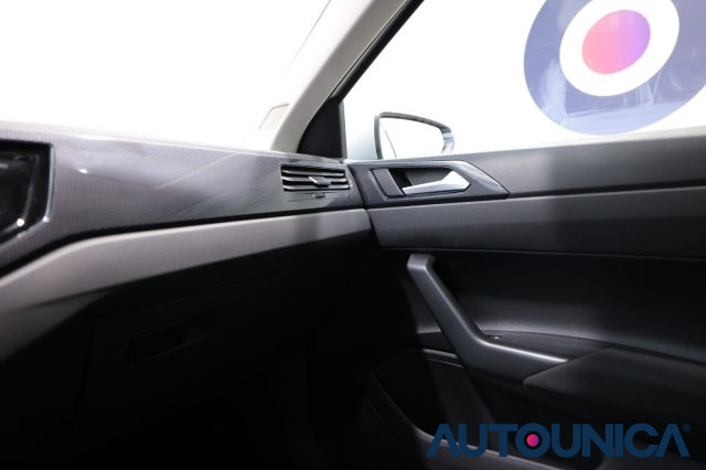 Volkswagen Polo 1.0 TSI DSG LIFE NEOPATENTATI, del 2025, 14.978 km, in vendita a Brescia (BS)