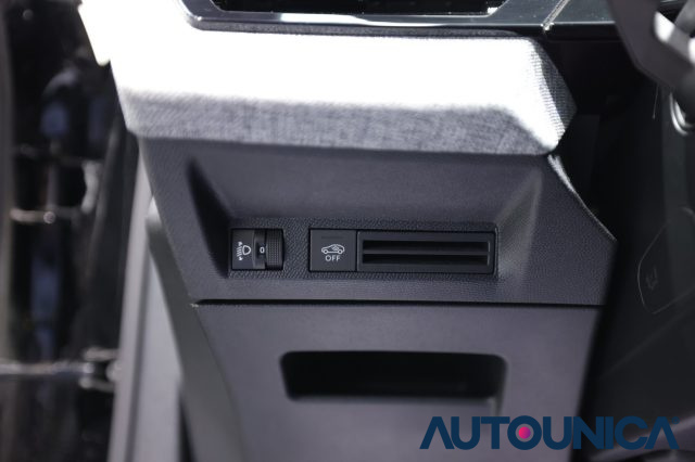 Peugeot 3008 HYBRID 136 E-DCS6 ALLURE FARI LED usato a BRESCIA