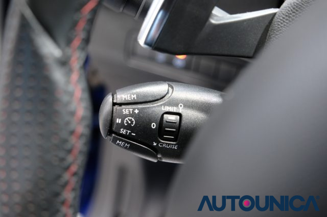 Peugeot 308 PURETECH TURBO 130 S&S EAT8 GT LINE, del 2018, 68.232 km, in vendita a Brescia (BS)
