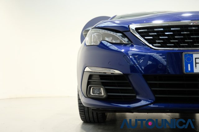 Peugeot 308 PURETECH TURBO 130 S&S EAT8 GT LINE, del 2018, 68.232 km, in vendita a Brescia (BS)