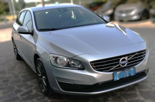 Volvo V60 D3 Momentum usato a VIADANA