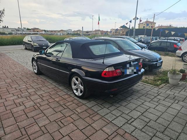 BMW 320 Ci (2.2) cat Cabrio - foto 3 di 4