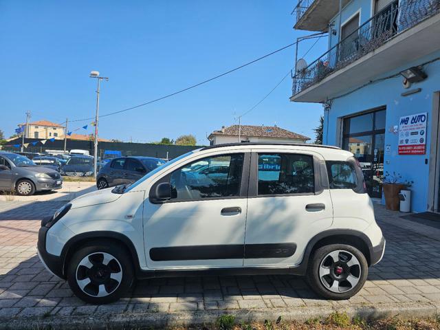 Fiat Panda Cross 1.0 FireFly S&S Hybrid - foto 2 di 4