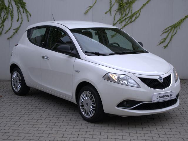 Lancia Ypsilon 0.9 TwinAir 85 CV Cambio Automatico Silver usato a COLOGNO MONZESE