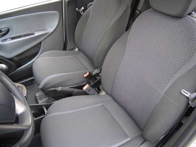 Lancia Ypsilon 0.9 TwinAir 85 CV Cambio Automatico Silver - foto 4 di 4