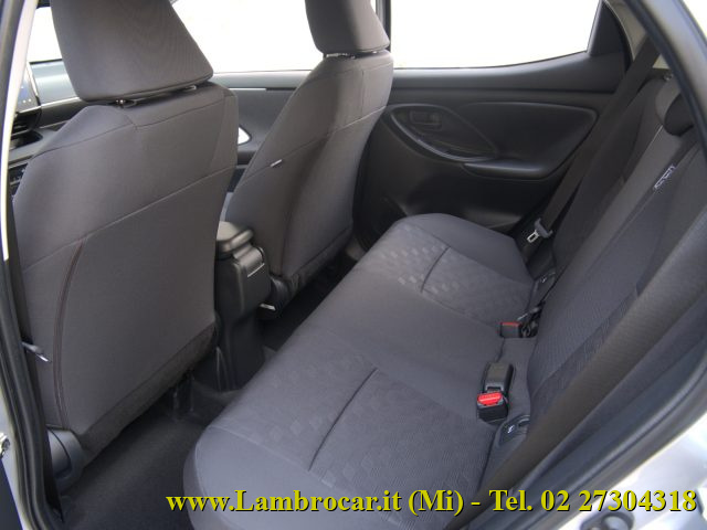 Toyota Yaris 1.5 Hybrid 5 porte Active, del 2025, 13.312 km, in vendita a Cologno Monzese (MI)