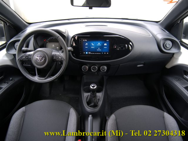 Toyota Aygo X 1.0 VVT-i 72 CV 5 porte Active KM Zero - foto 2 di 4