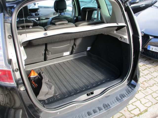 Renault Scenic 1.6 dCi 130Cv S&S Bose TETTO/Camera/Gancio, del 2012, 179.800 km, in vendita a Mogliano Veneto (TV)