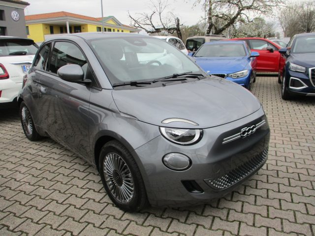 Fiat 500e CarPlay/CerchiLega/CavoMode2 km 0 a MOGLIANO VENETO