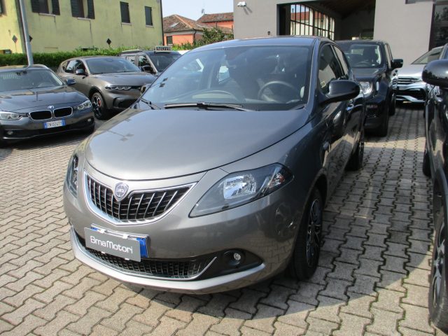 Lancia Ypsilon 1.0 Hybrid Platino - Carplay/Camera/Ok Neopat. - foto 2 di 4