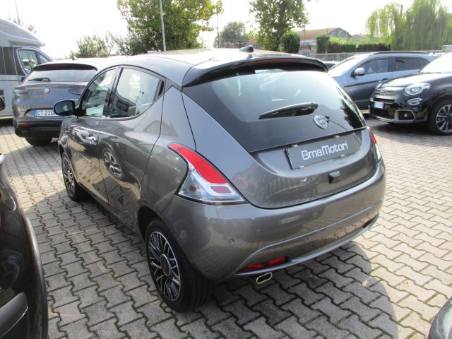 Lancia Ypsilon 1.0 Hybrid Platino - Carplay/Camera/Ok Neopat. - foto 3 di 4