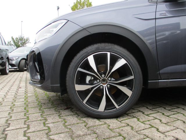 Volkswagen Taigo 1.0 TSI 115 CV DSG R-Line nuovo a MOGLIANO VENETO