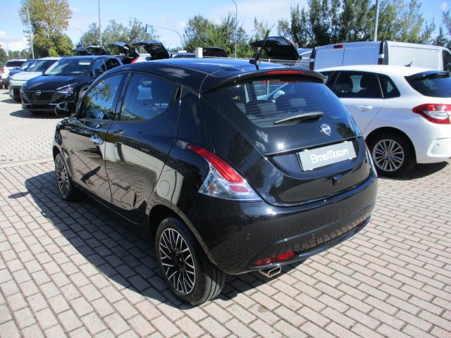 Lancia Ypsilon 1.0 Hybrid Platino - Carplay/Camera/Ok Neopat. - foto 4 di 4