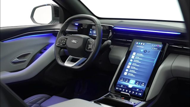 Ford Explorer Standard Range 190 CV Premium -E nuovo a PIEVE DI CENTO
