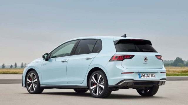 Volkswagen Golf 1.5 TSI eHybrid DSG GTE - foto 1 di 4