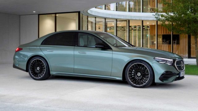 Mercedes-Benz E 300 e hybrid EQ Exclusive Premium Plus nuovo a PIEVE DI CENTO
