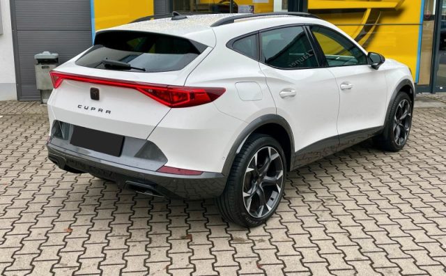 CUPRA Formentor 1.5 TSI DSG - foto 2 di 4