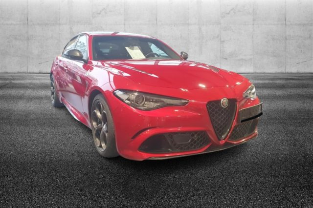 Alfa Romeo Giulia 2.9 V6 Bi-Turbo AT8 Quadrifoglio - foto 3 di 4