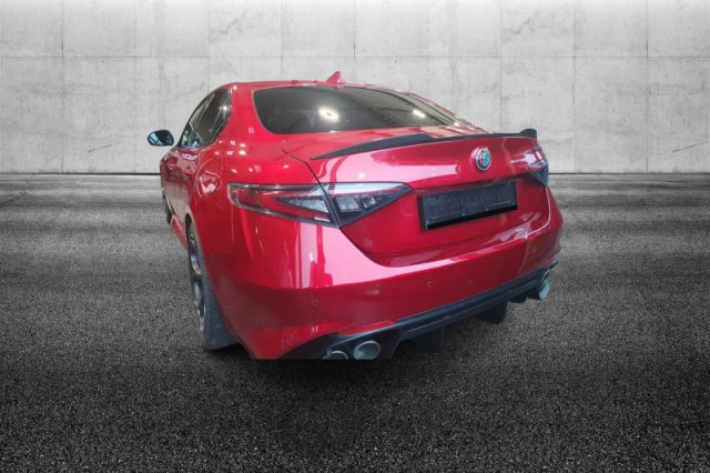 Alfa Romeo Giulia 2.9 V6 Bi-Turbo AT8 Quadrifoglio - foto 4 di 4