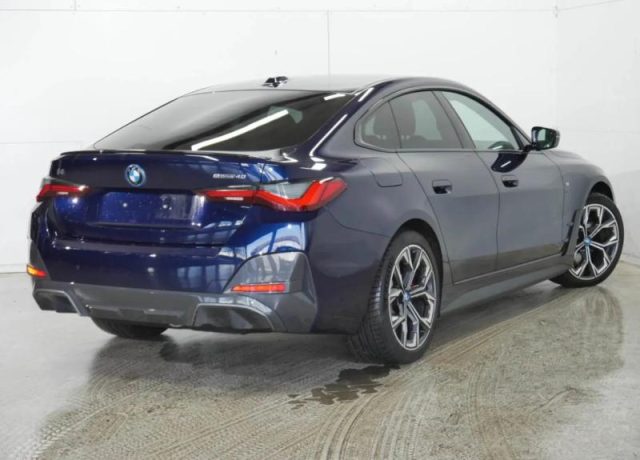 BMW i4 eDrive 40 Msport - foto 3 di 4