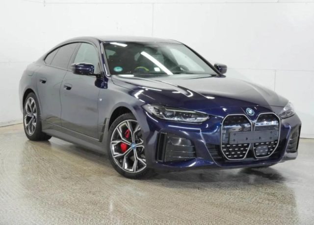 BMW i4 eDrive 40 Msport - foto 2 di 4