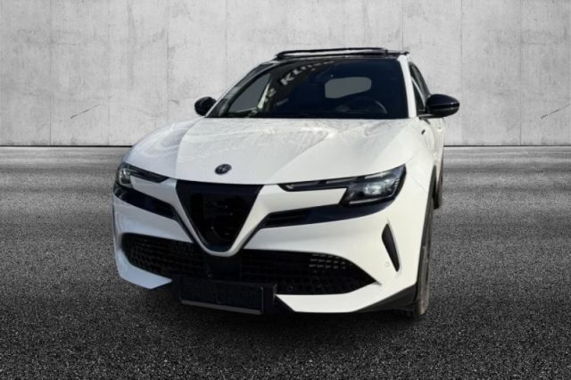 Alfa Romeo Junior 1.2 145 CV Hybrid eDCT6 Speciale - foto 2 di 4