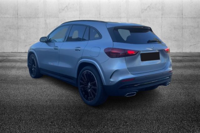 Mercedes-Benz GLA 200 d Automatic AMG Line Premium - foto 4 di 4