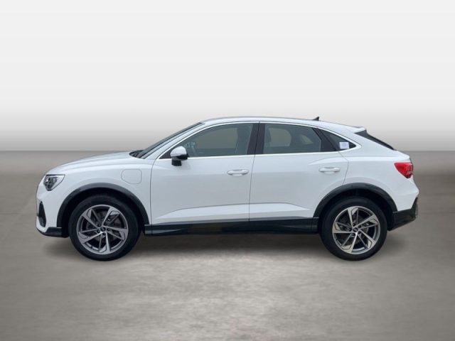 Audi Q3 SPB 45 TFSI e S tronic - foto 3 di 4