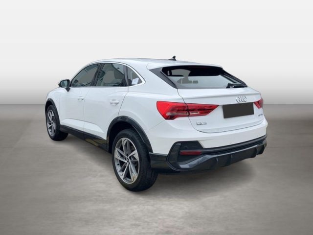 Audi Q3 SPB 45 TFSI e S tronic - foto 2 di 4