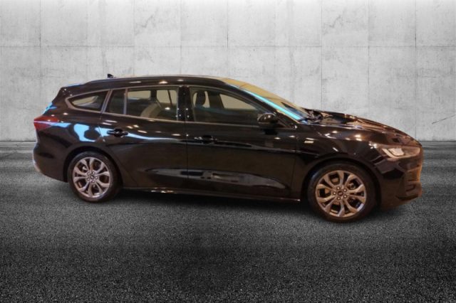 Ford Focus 1.0 EcoBoost Hybrid 125 CV SW ST-Line - foto 3 di 4