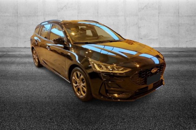 Ford Focus 1.0 EcoBoost Hybrid 125 CV SW ST-Line - foto 2 di 4