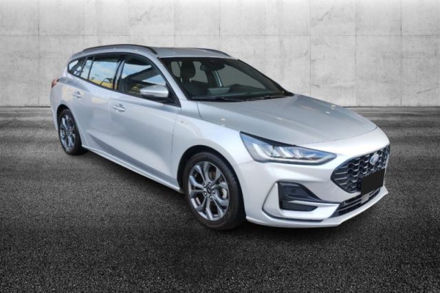 Ford Focus 1.0 EcoBoost Hybrid 125 CV SW ST-Line semestrale a PIEVE DI CENTO