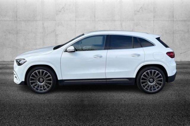 Mercedes-Benz GLA 200 Automatic AMG Line Premium - foto 3 di 4